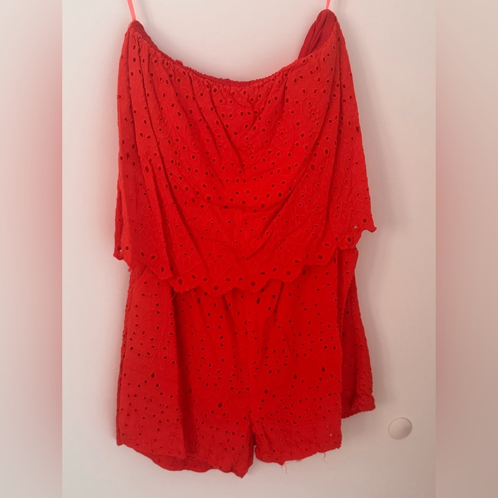 Jessica Simpson Strapless Romper with pockets Sz M